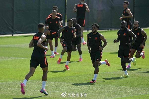 央视网下架郭德纲作品,相声专场禁止录音录像,演出市场走向何处?