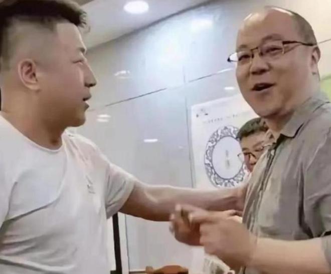 泰山梦幻开局!克雷桑8分钟闪击,德比战第4球,追平韩鹏李金羽