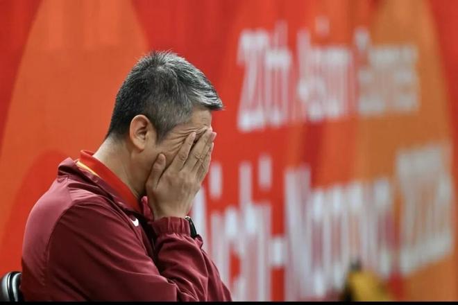 Here we go!罗马诺:维拉租借签下西汉姆联后卫万
